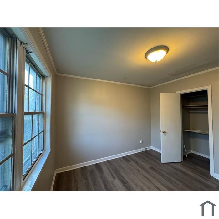 1381 N Lexington Cir